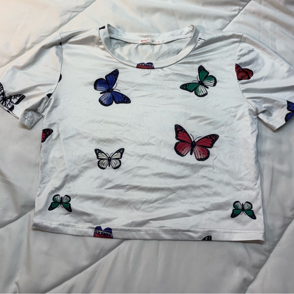 ROMWE White Casual Top with butterflies crop top size medium